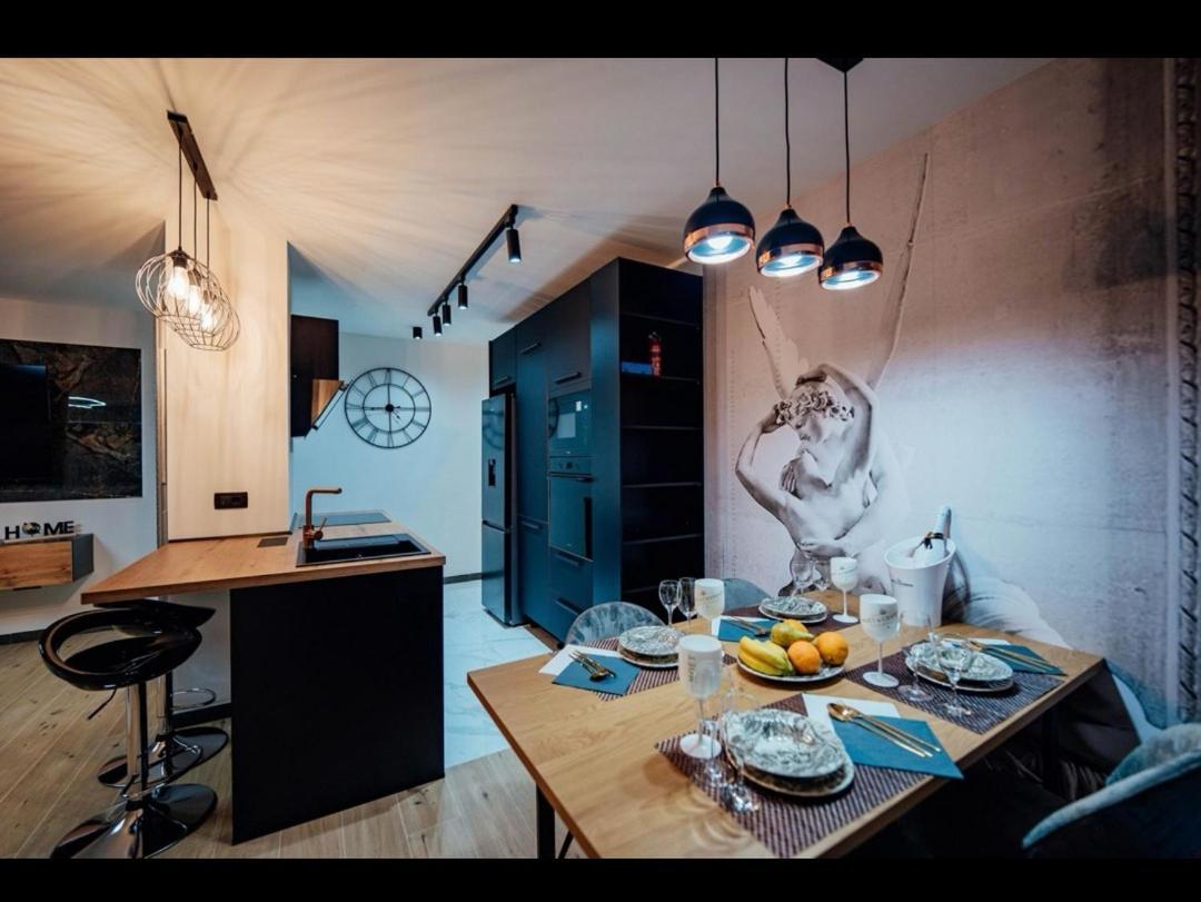 Black Queen Apartment Split Extérieur photo