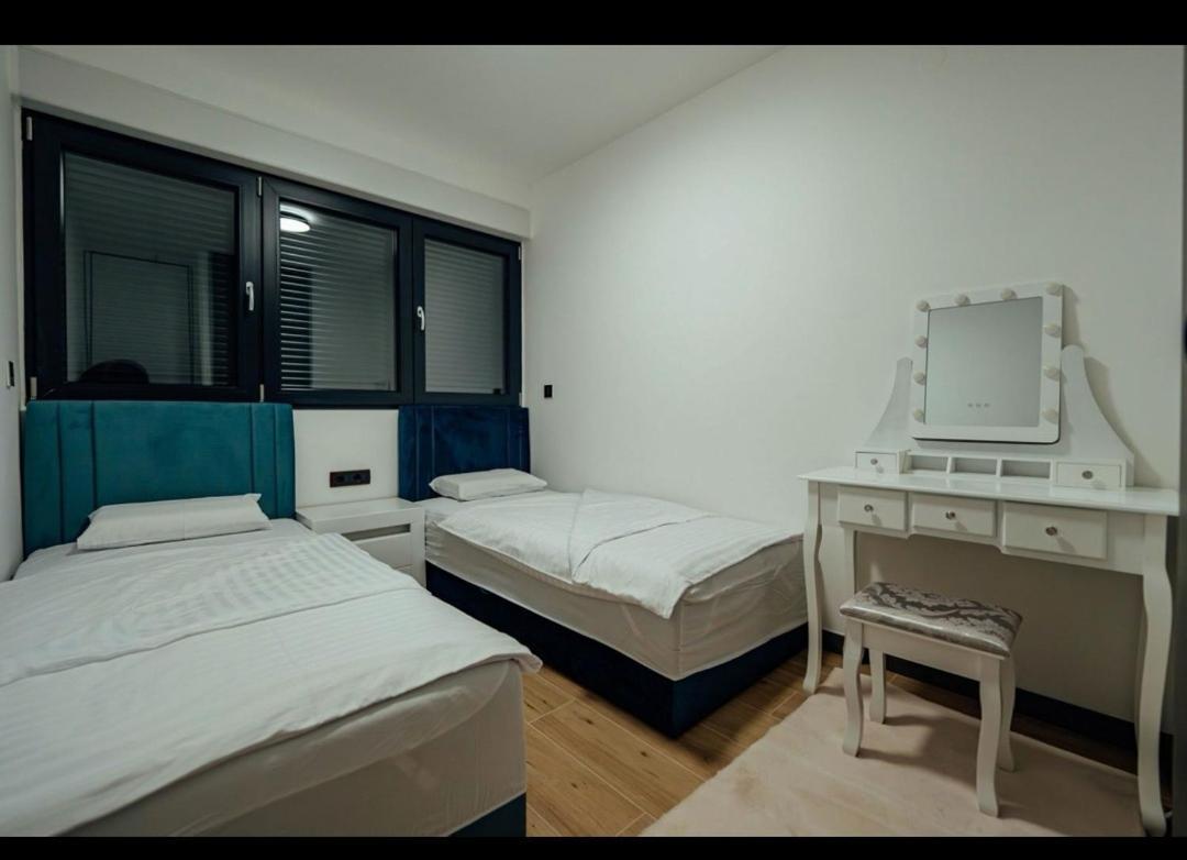 Black Queen Apartment Split Extérieur photo