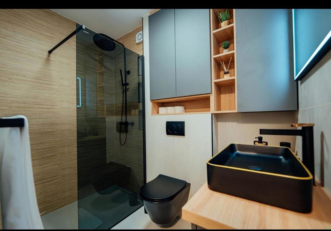 Black Queen Apartment Split Extérieur photo