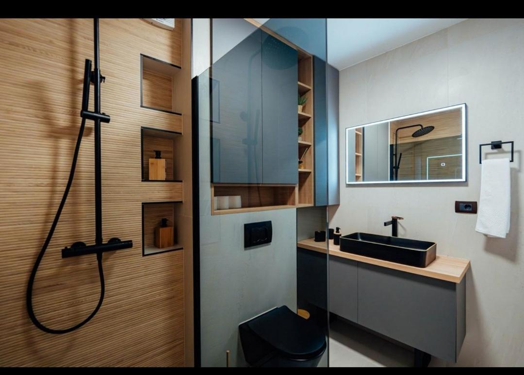 Black Queen Apartment Split Extérieur photo